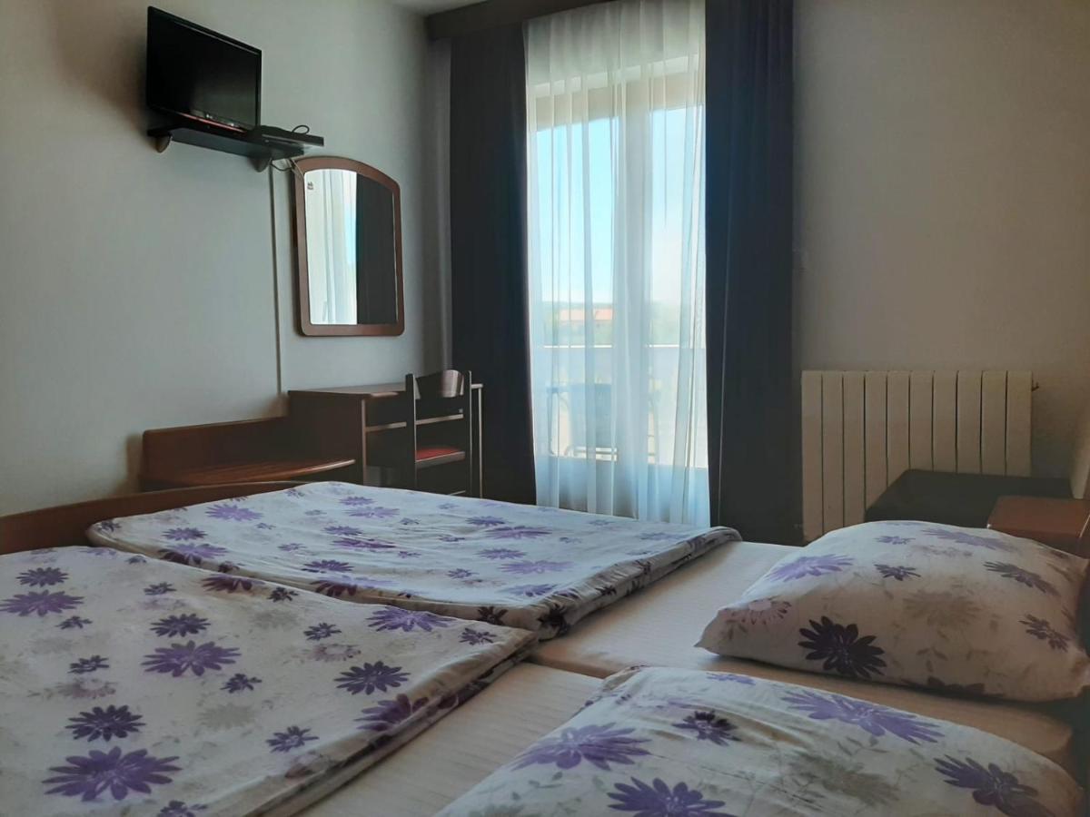Pansion Katarina Bed and Breakfast Malinska Exterior foto
