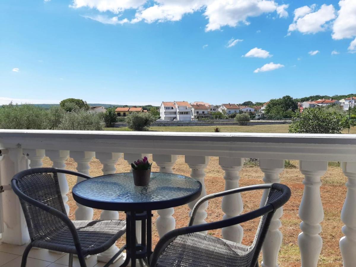 Pansion Katarina Bed and Breakfast Malinska Exterior foto