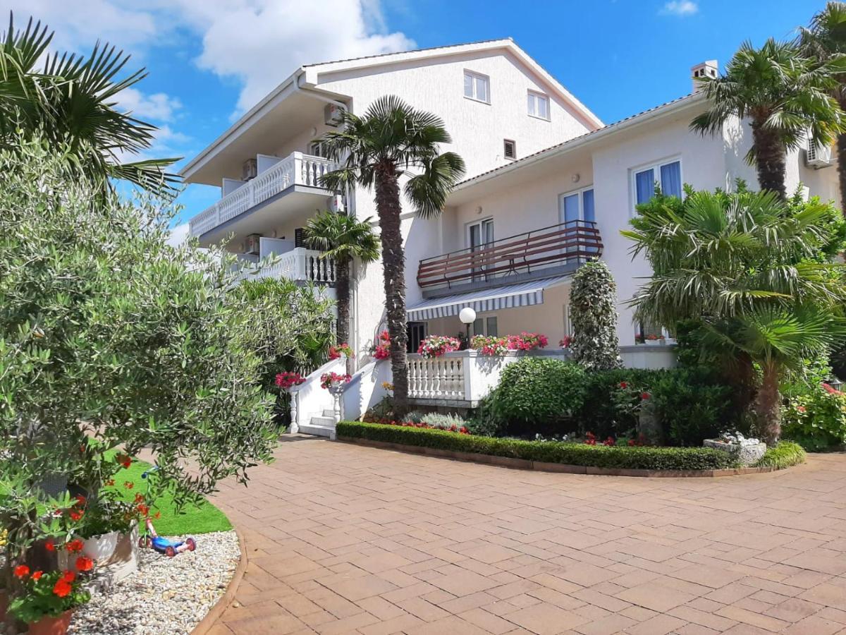 Pansion Katarina Bed and Breakfast Malinska Exterior foto